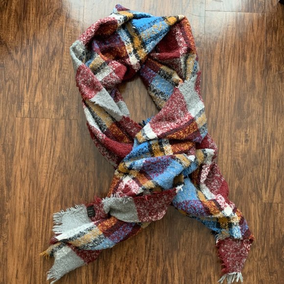 Nordstrom Accessories - LIKE NEW plaid blanket scarf
